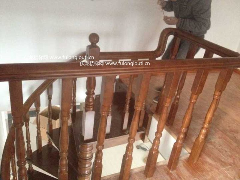 圆小柱实木楼梯扶手款式参考