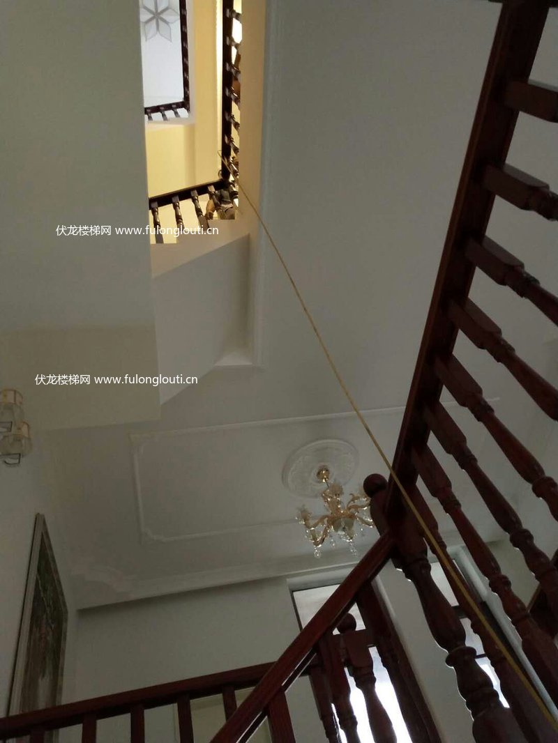 红木色圆小柱实木扶手效果