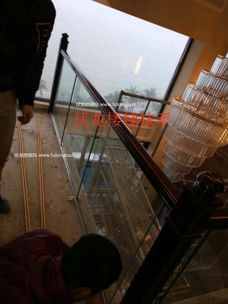 复式阁楼实木楼梯款式效果参考 25