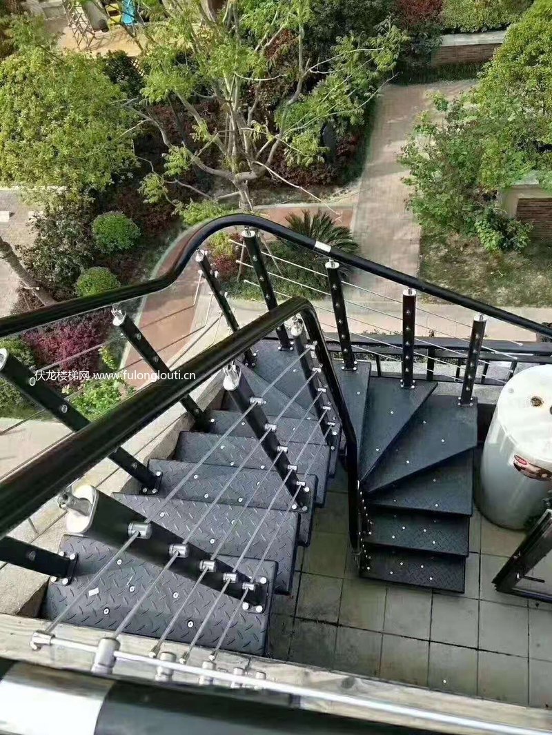 室外钢木楼梯款式效果参考 7