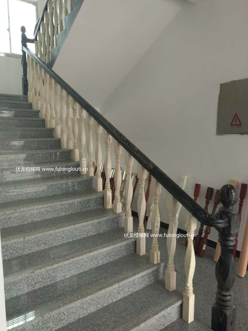 四角旋转柱实木扶手款式效果参考 1