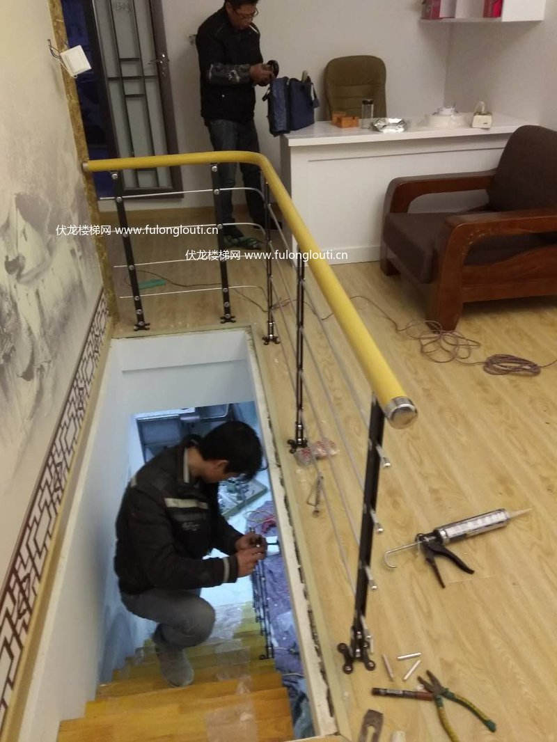 钢木楼梯款式效果参考 3